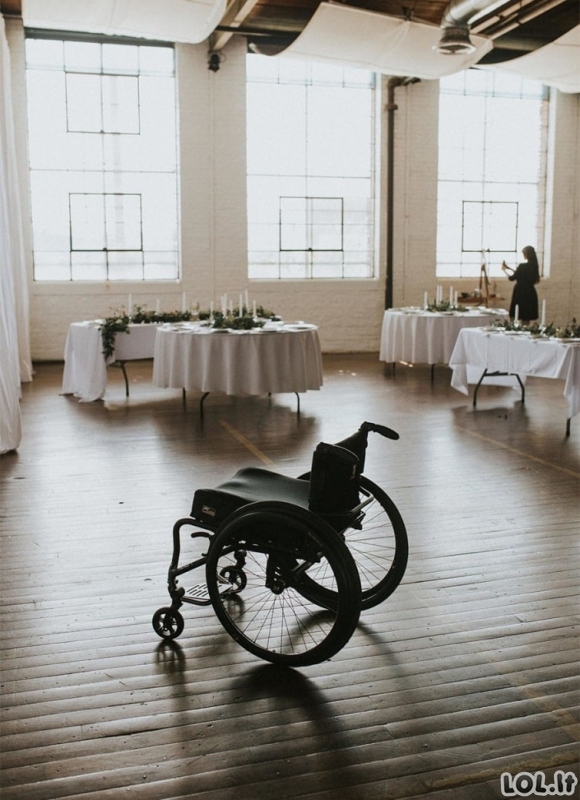 Paralyžiuota nuotaka savo netikėtu poelgiu nustebino visus vestuvių svečius