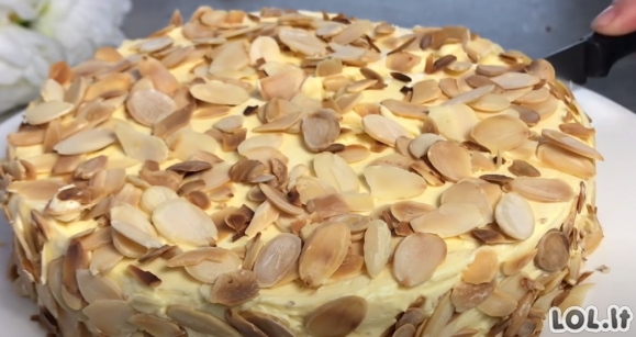 Šis migdolų tortas tirpsta burnoje – receptas, kurį norėsite gaminti vėl ir vėl