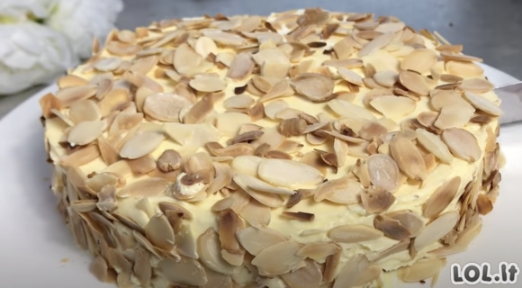 Šis migdolų tortas tirpsta burnoje – receptas, kurį norėsite gaminti vėl ir vėl