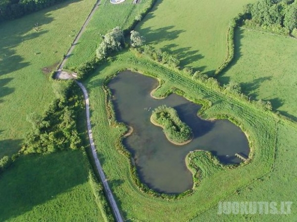 12 neįprastų vandens telkinių