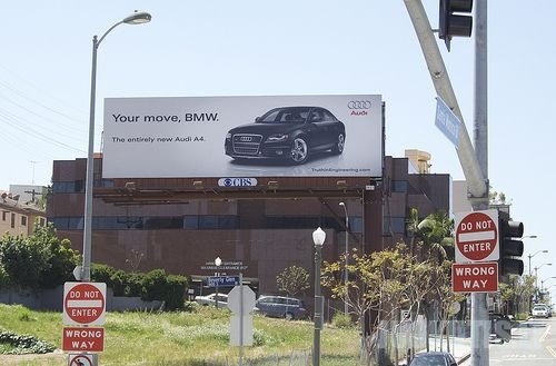 Automobilių brendų karai reklamoje