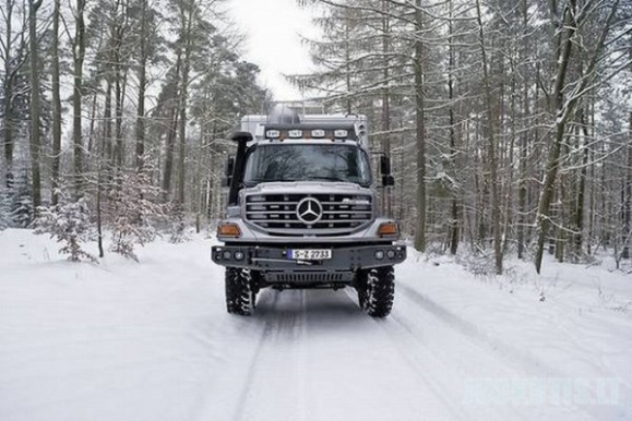 Mercedes-Benz Zetros prabangioms kelionėms