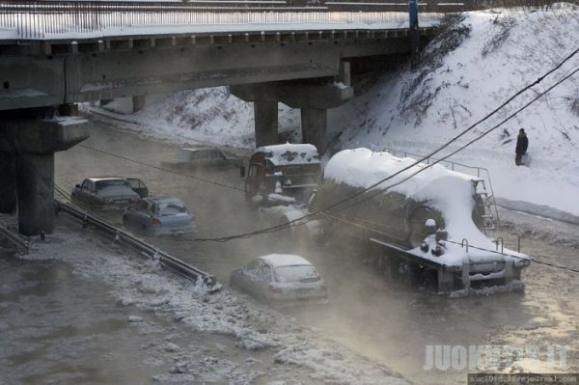 Žiemos potvynis Jekaterinburge (24 nuotraukos)
