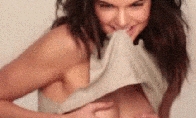 Karšti Kendall Jenner GIF'ai