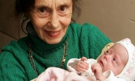 67-erių metų mama pagimdė dukrelę, kuri užaugo sveika ir graži