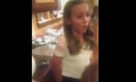 11-metė dainuoja Adeles dainą