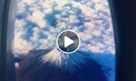 Fudži kalnas, nufilmuotas iš lėktuvo